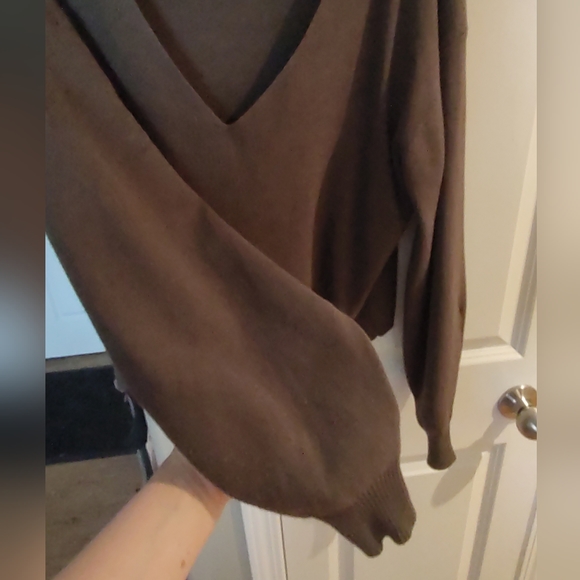 V Neck Dynamite Sweater Size M - Picture 3 of 4